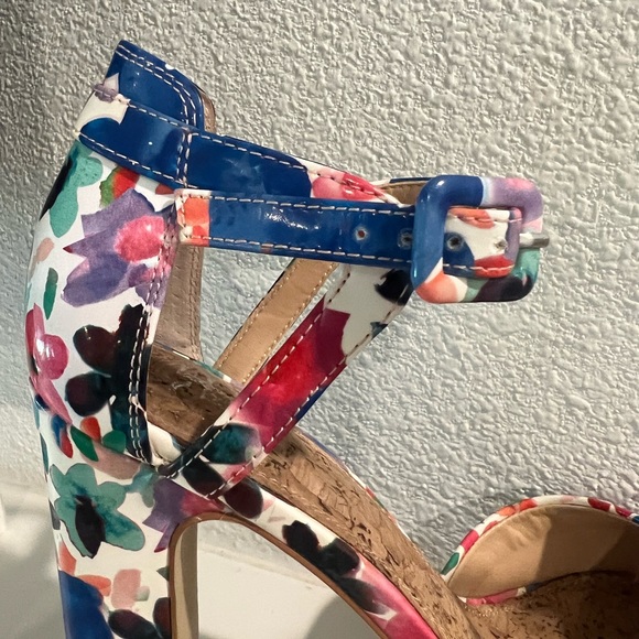 Gianni Bini floral ankle strap heels - Picture 5 of 7